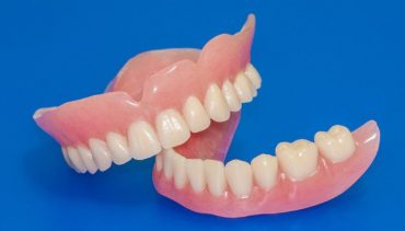 WHAT TO CHOOSE FOR WHEN YOU HAVE NO TEETH?